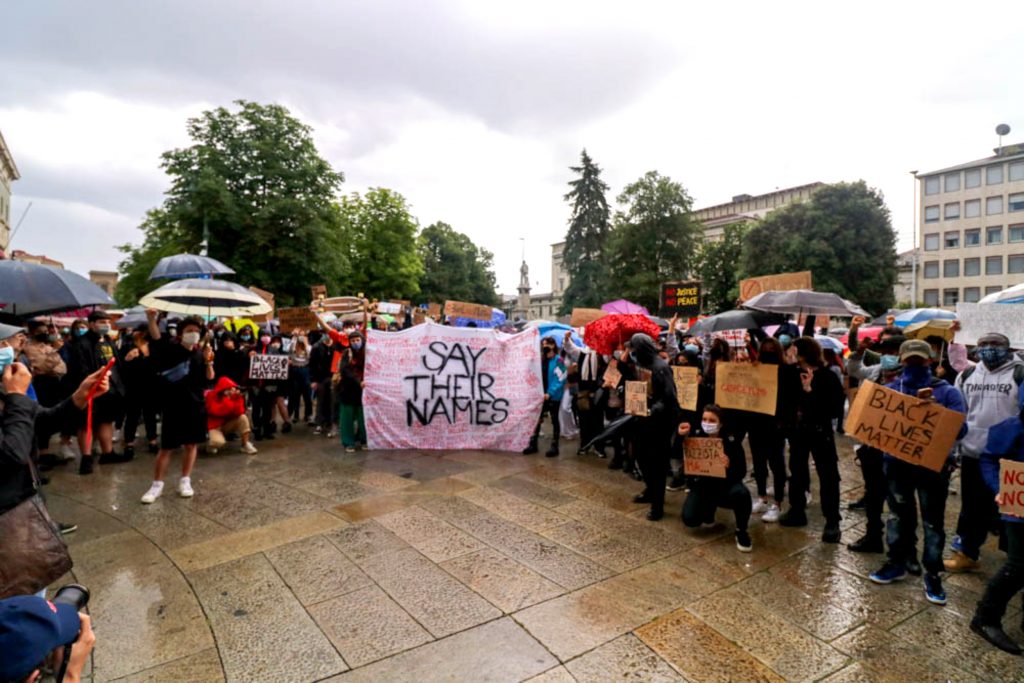 Manifestazione diritti neri Bergamo